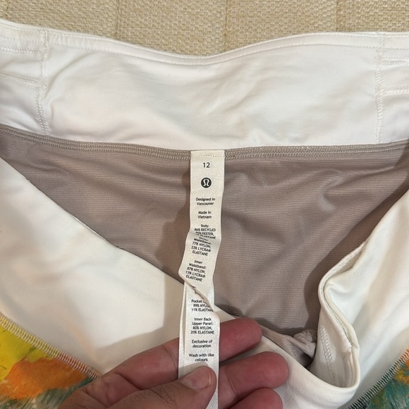 lululemon athletics speed up shorts size 12 NWT - Picture 3 of 5